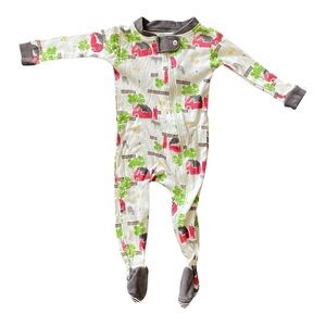 #115, Burt’s Bees Baby footed onesie, farm theme, size 3-6 mo